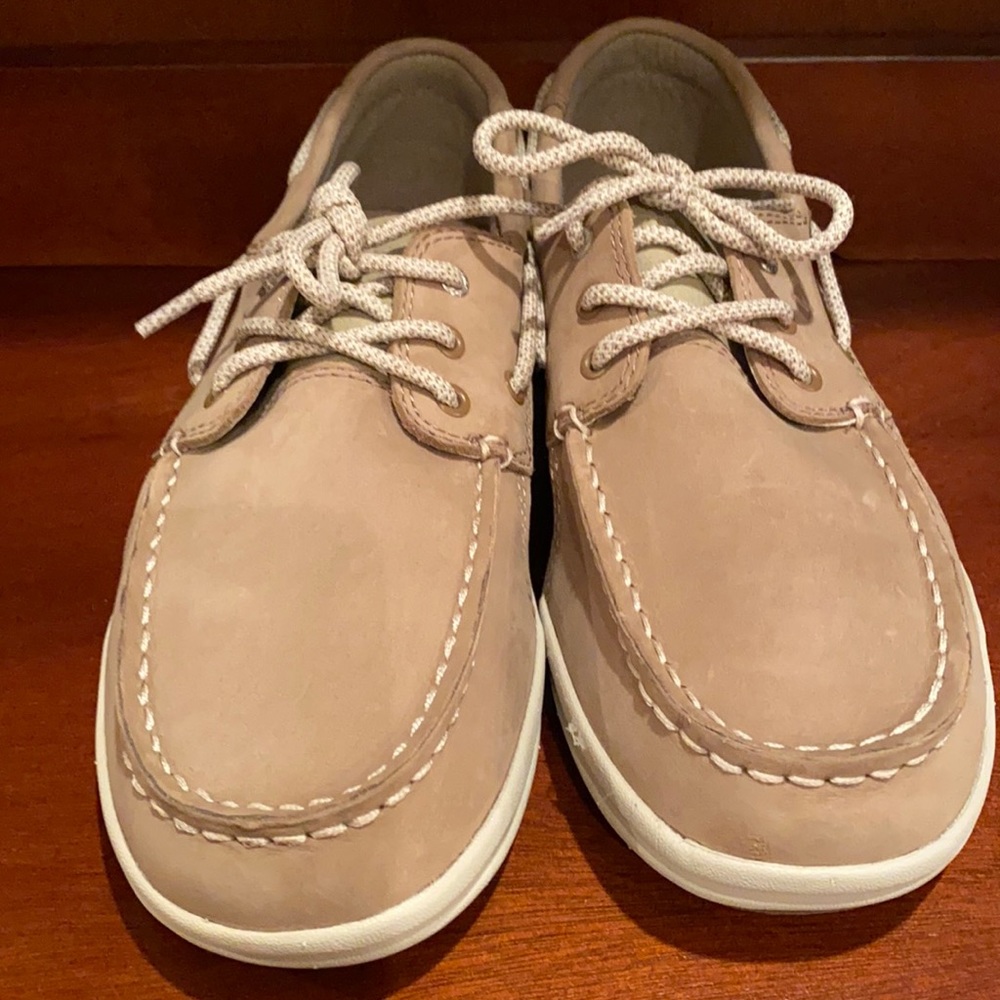 New Sperry top-sider- size 5.5 W-no box